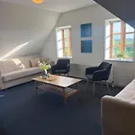 Skjoldbjerg Garnihotel 호텔